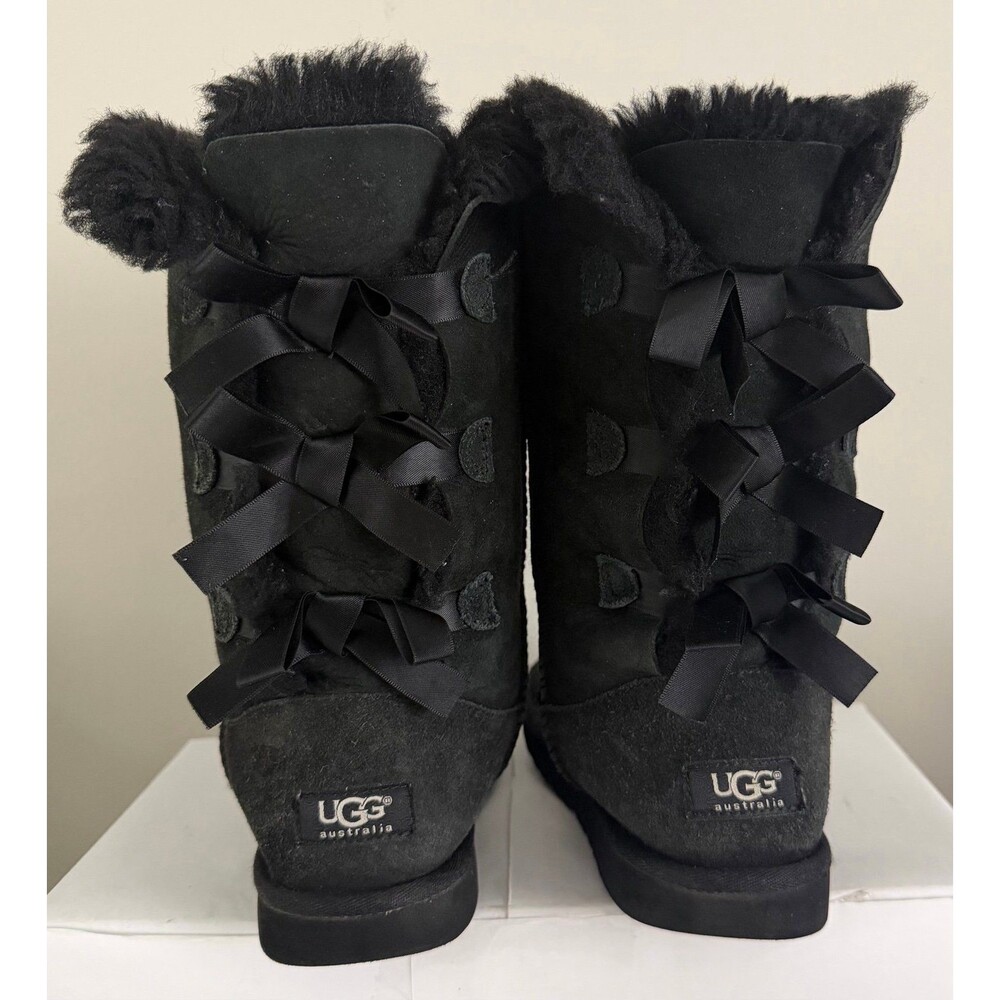 UGG BAILEY BOW II TALL TRIPLET BLACK Size 4